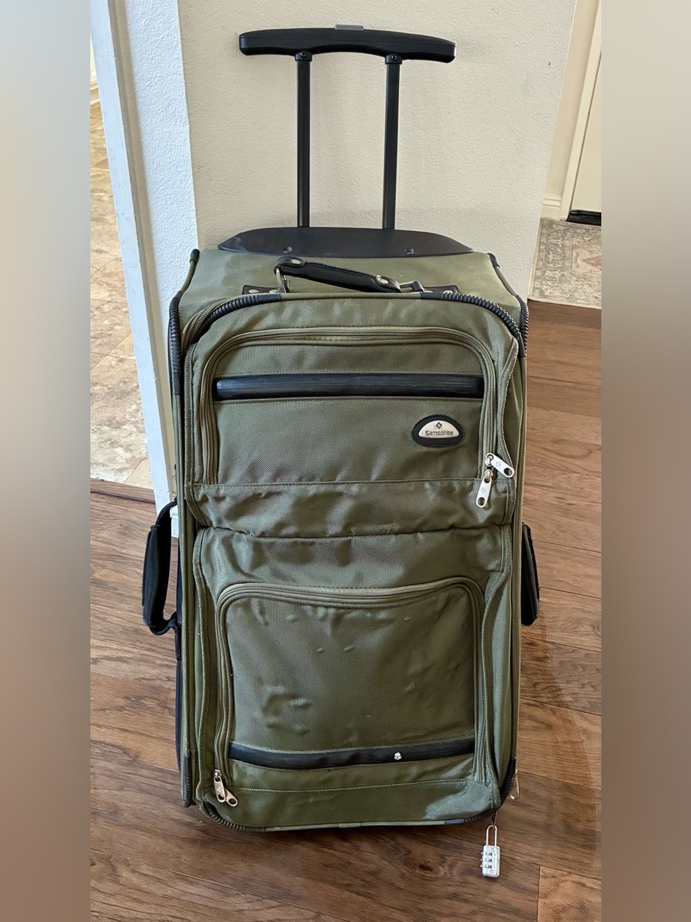Samsonite 24” Army Green Spinner Checked Suitcase Rolling Luggage Travel Bag